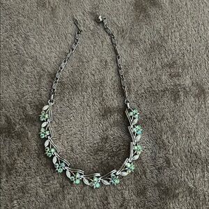 Vintage- Elegant Lisner Silver and Green Floral Necklace